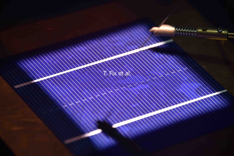 Si solar cell in solar simulator